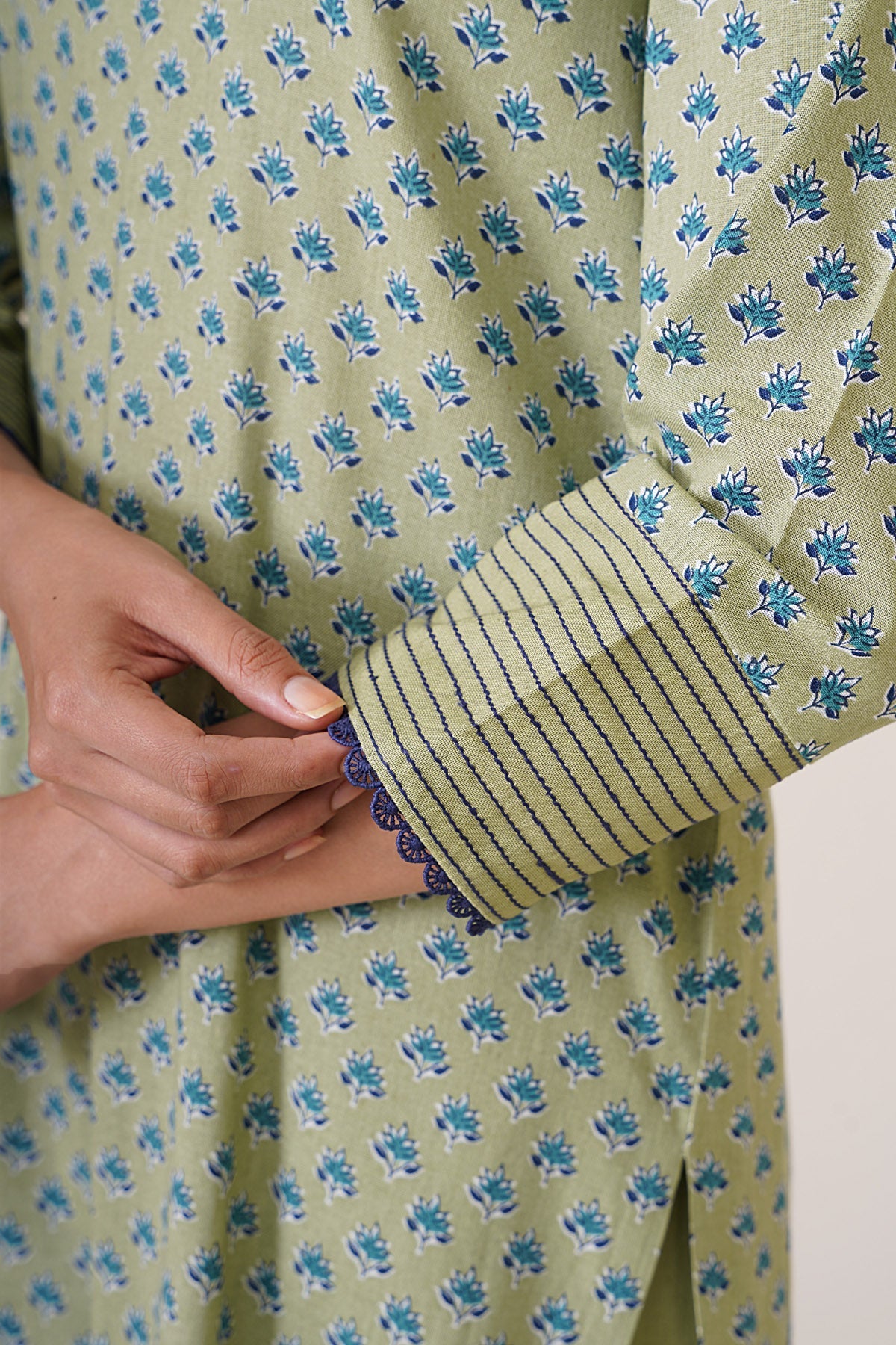 3 Piece - Unstitched - Printed Khaddar Suit - X7135