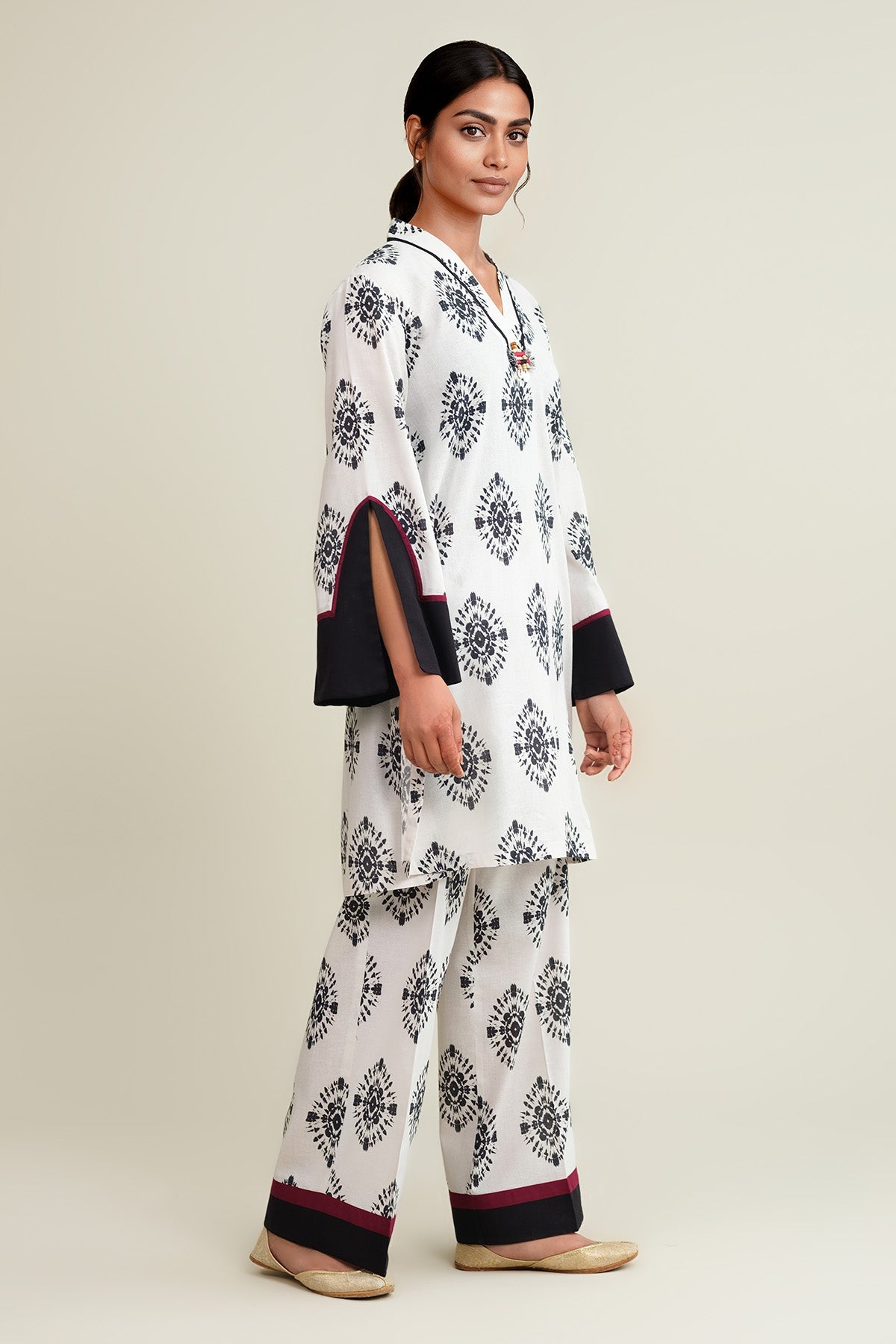 2 Piece - Stitched - Printed & Embellished Khaddar Suit - KPW25-P3701