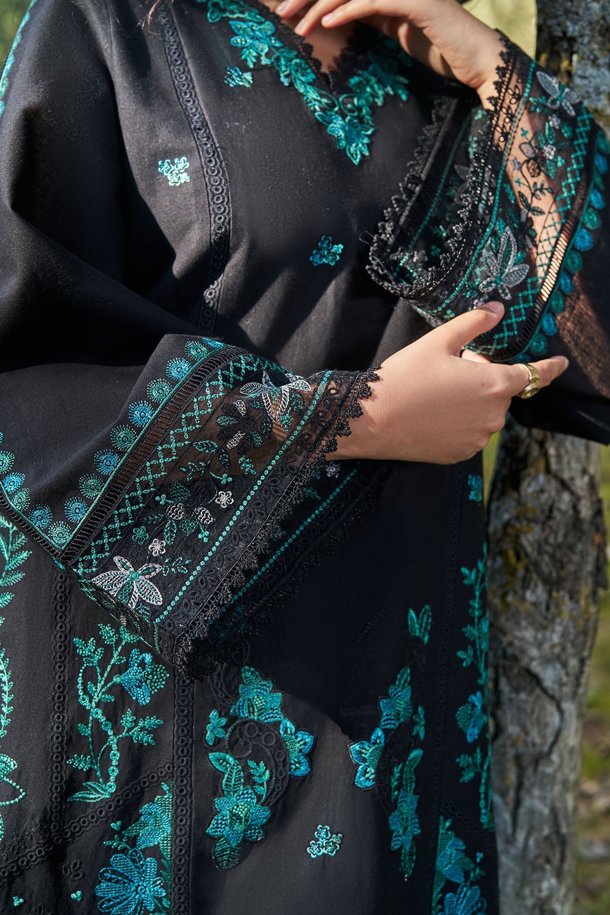 2 Piece - Stitched - Embroidered Khaddar Suit - KPW25-P3776